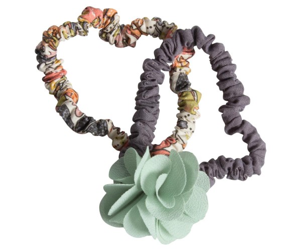Maileg Haargummiset 2 Stck. mit fluffiger Blume hellblau